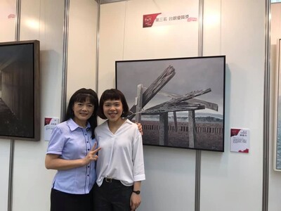 【狂賀】本學系畢業校友潘嘉泠榮獲2019臺灣銀行藝術祭第三名圖片